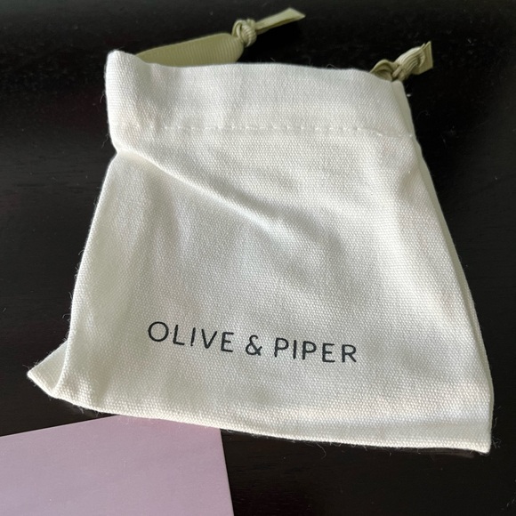 Alaia Layered Pendant - Picture 6 of 6